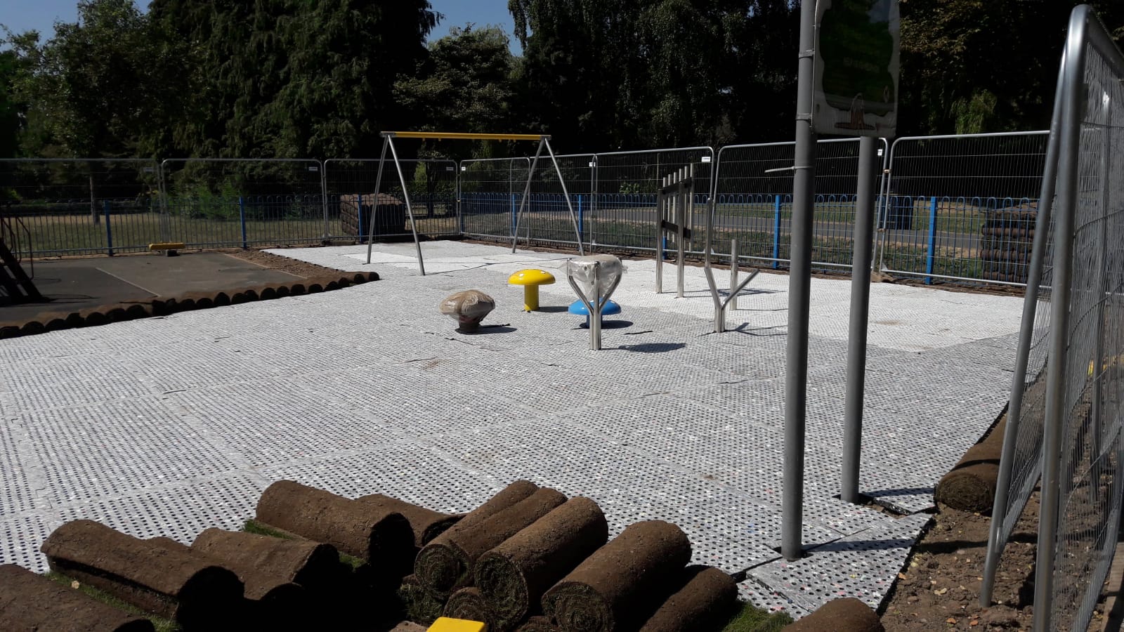 smartplay advanced shockpad underneath large playground