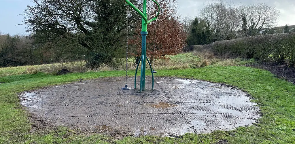 Example of sinking grass mats