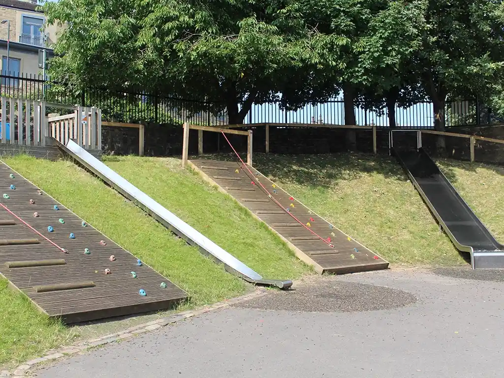 HybridSmart around a verge with a slide at a Primary School