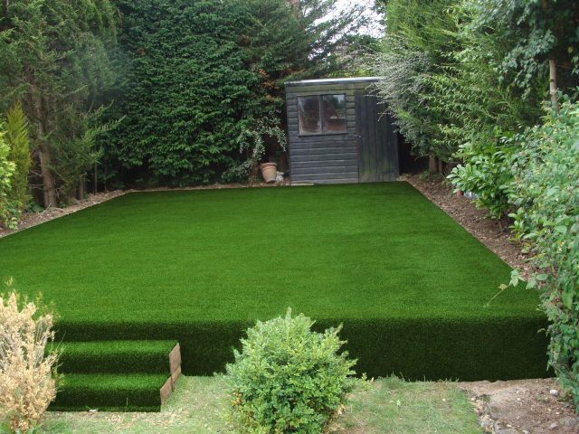 Artificial Grass garden lawn with grass steps