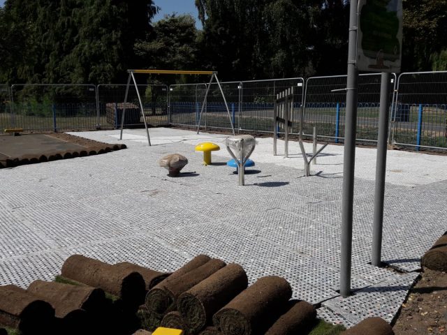 smartplay advanced shockpad underneath large playground