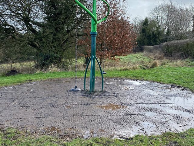 Example of sinking grass mats