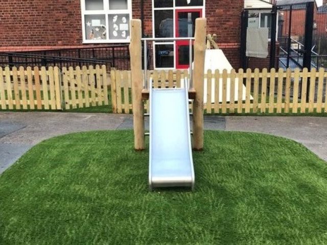 artificial grass carpet under toddler play slide