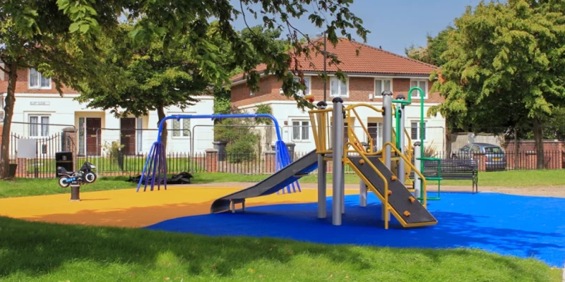 Playground surfacing with bright colour wet pour safety surfacing