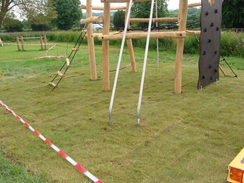 Turf installation layer in SmartPlay installation